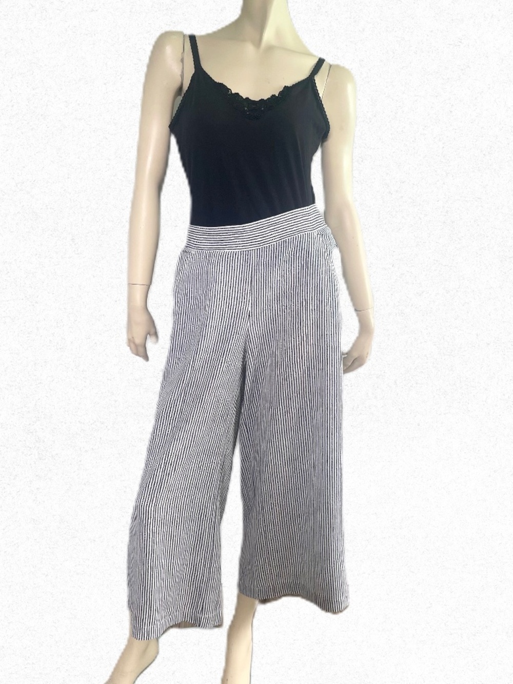 Max Studio Women's Misses Crepe Cropped Wide Leg Pant - Size L